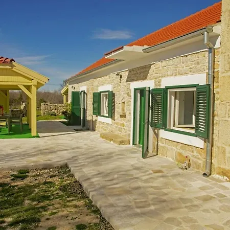 Olive In - Haus Fur 8-9 Personen فيلة Ljubotic