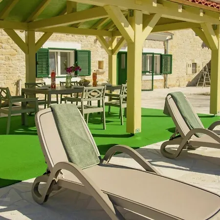 فيلة Olive In - Haus Fur 8-9 Personen Ljubotic