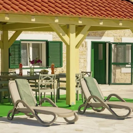 Olive In - Haus Fur 8-9 Personen فيلة Ljubotic